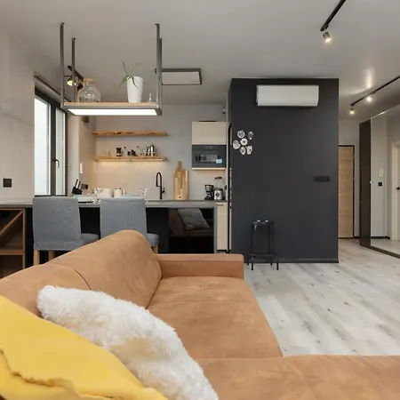 Industrial Pet-Friendly Apartment With Movie Projector By Noclegi Renters Warsaw Exterior photo