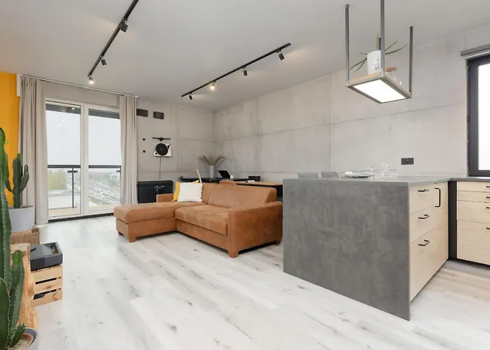Industrial Pet-Friendly Apartment With Movie Projector By Noclegi Renters